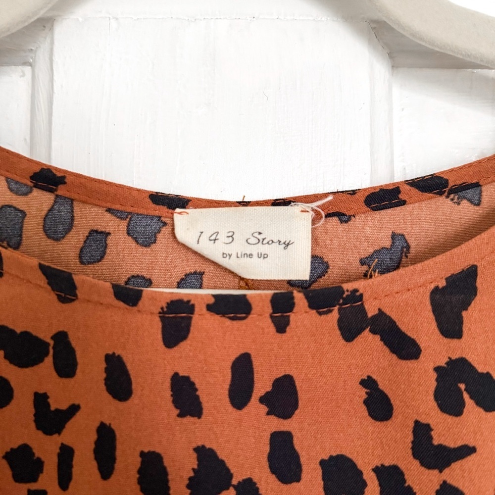 1.4.3. Story by Line Up Animal Print Blouse Peplum Top Leopard - Picture 2 of 5
